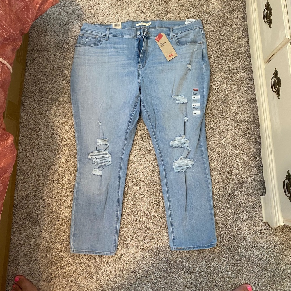 NWT Distressed Jeans